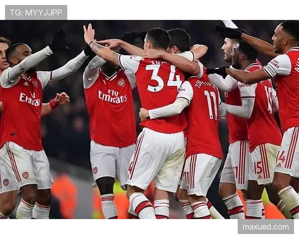 卡卡回撤接应主导进攻，关键战撕开防线展现核心价值