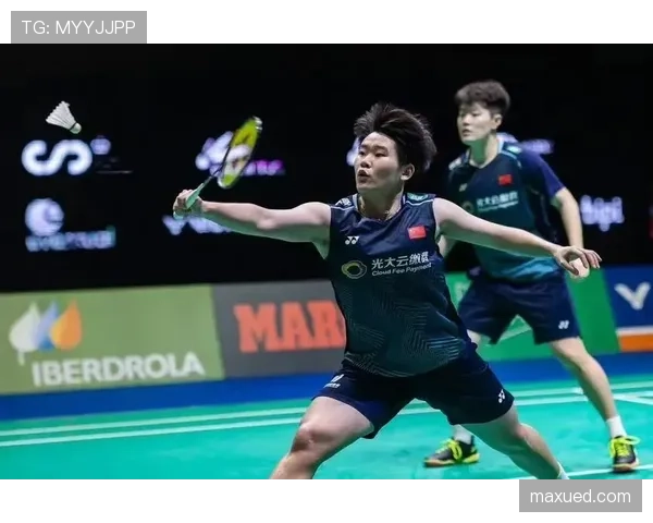 假设把蔡赟丢进娱乐新闻，大家第一轮讨论绝对是他家那些生活细节，不是球拍